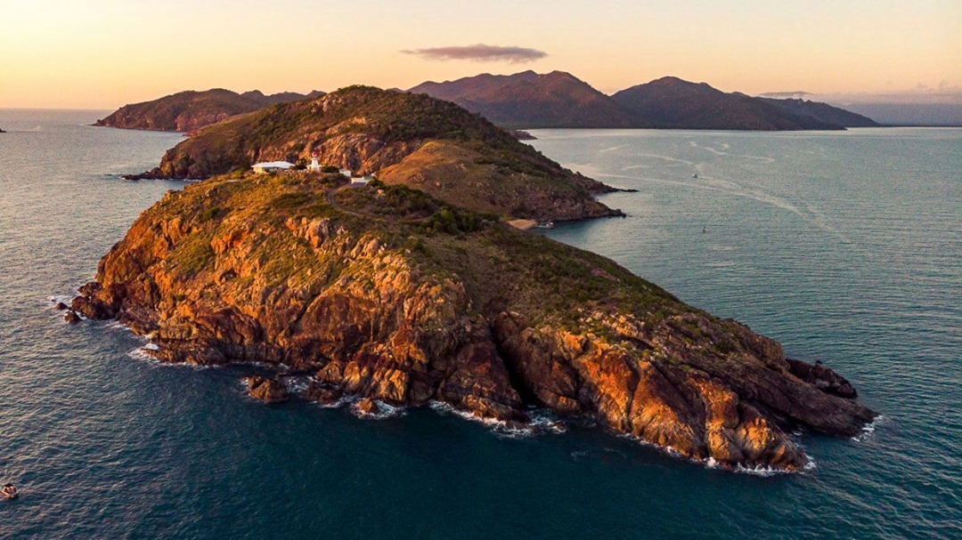 Cape Cleveland, North Queensland, Bowling Green Bay National Park, Townsville