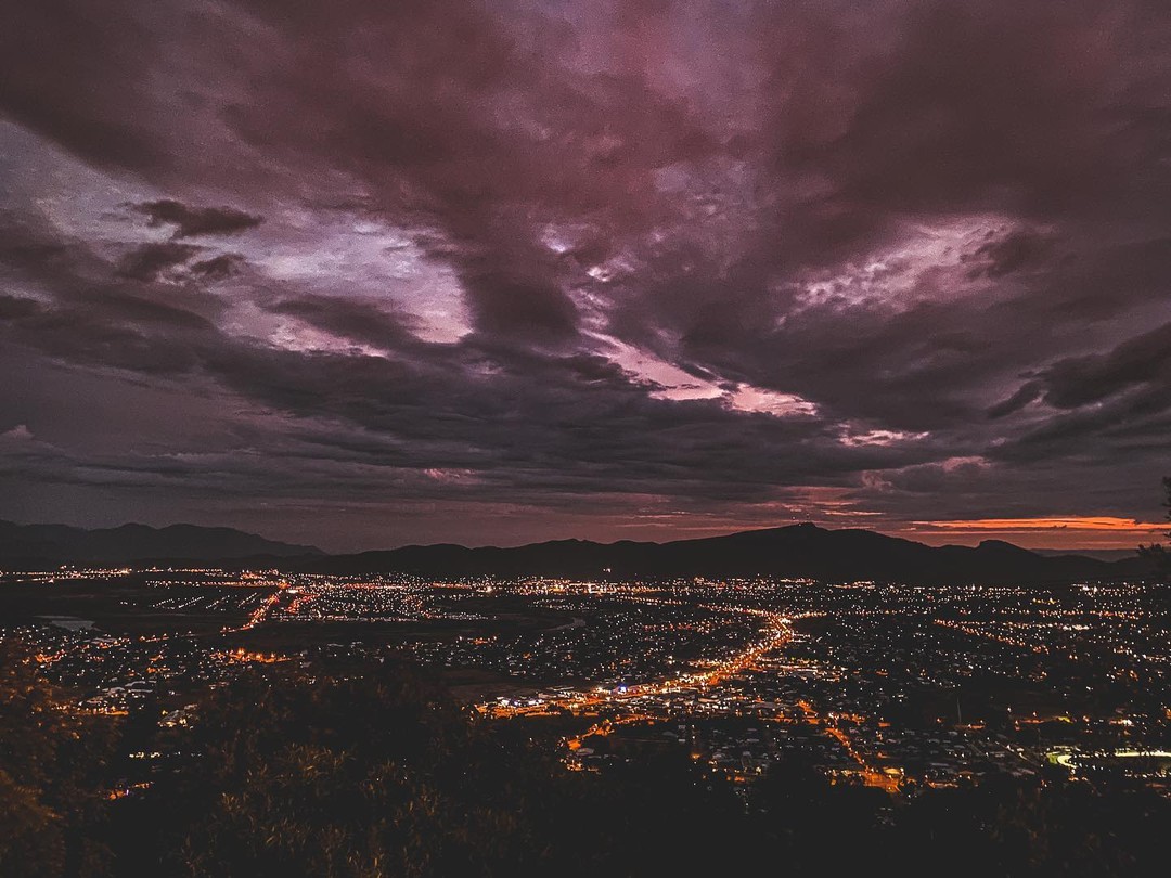 Couldn’t be a better evening to go up the hill ✨