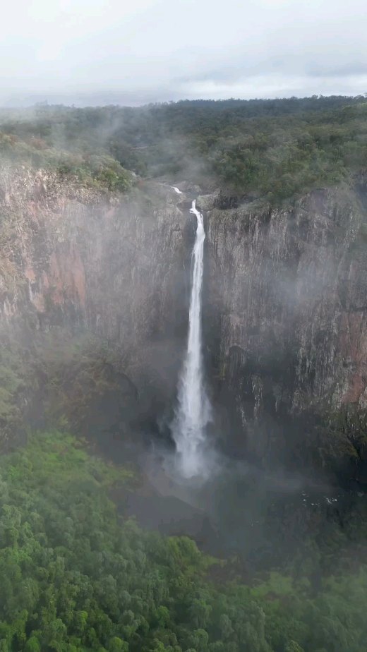 Wallaman Falls